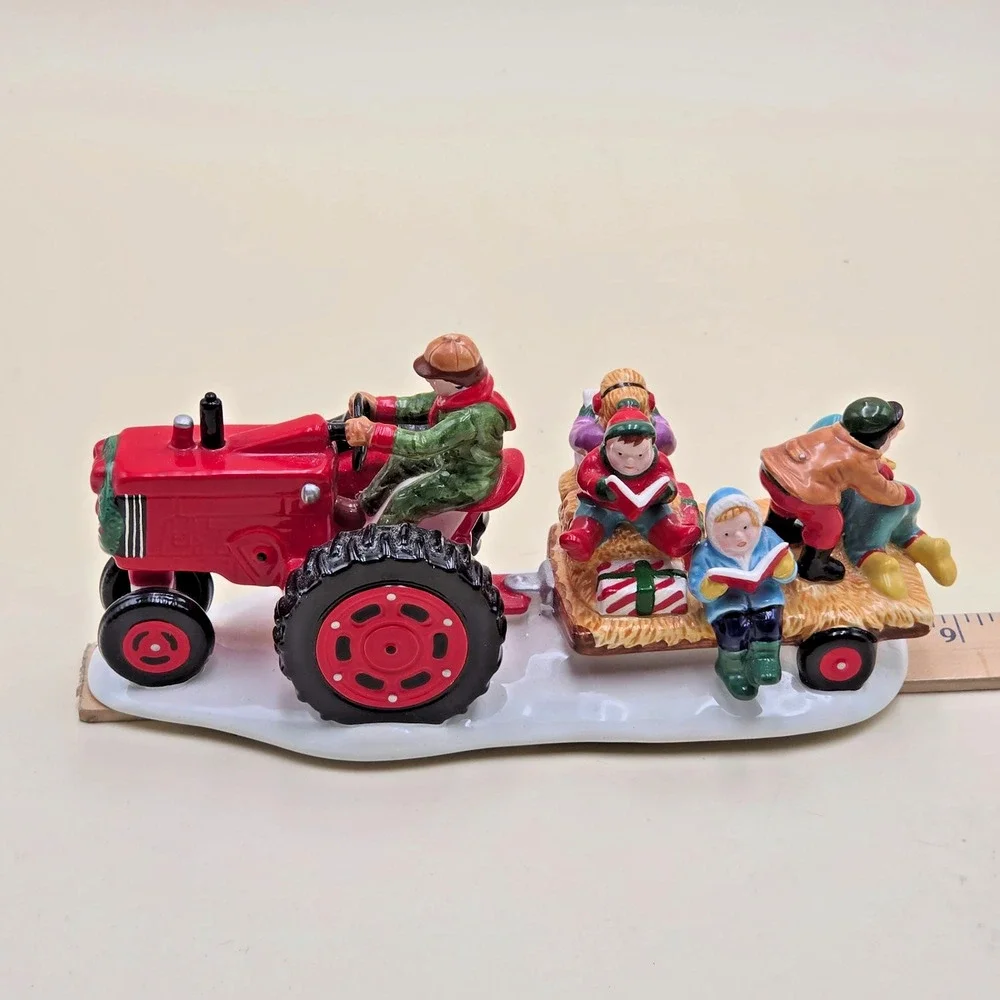 Department 56 Caroling at The Farm Ceramic Accessory 54631 Original Snow Village